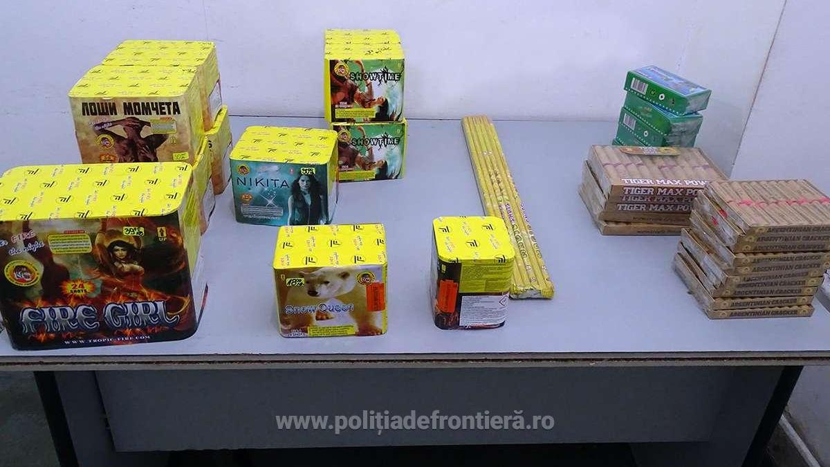 Tânăr, cercetat după ce a încercat să intre în ţară cu peste 800 de articole pirotehnice