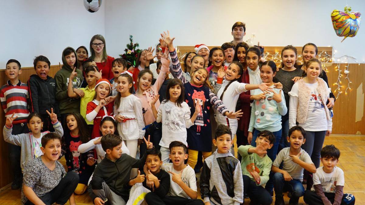 Adevărata viaţă a şcolarilor din ghetouri. Clubul unde copiii se luptă să ajungă la liceu