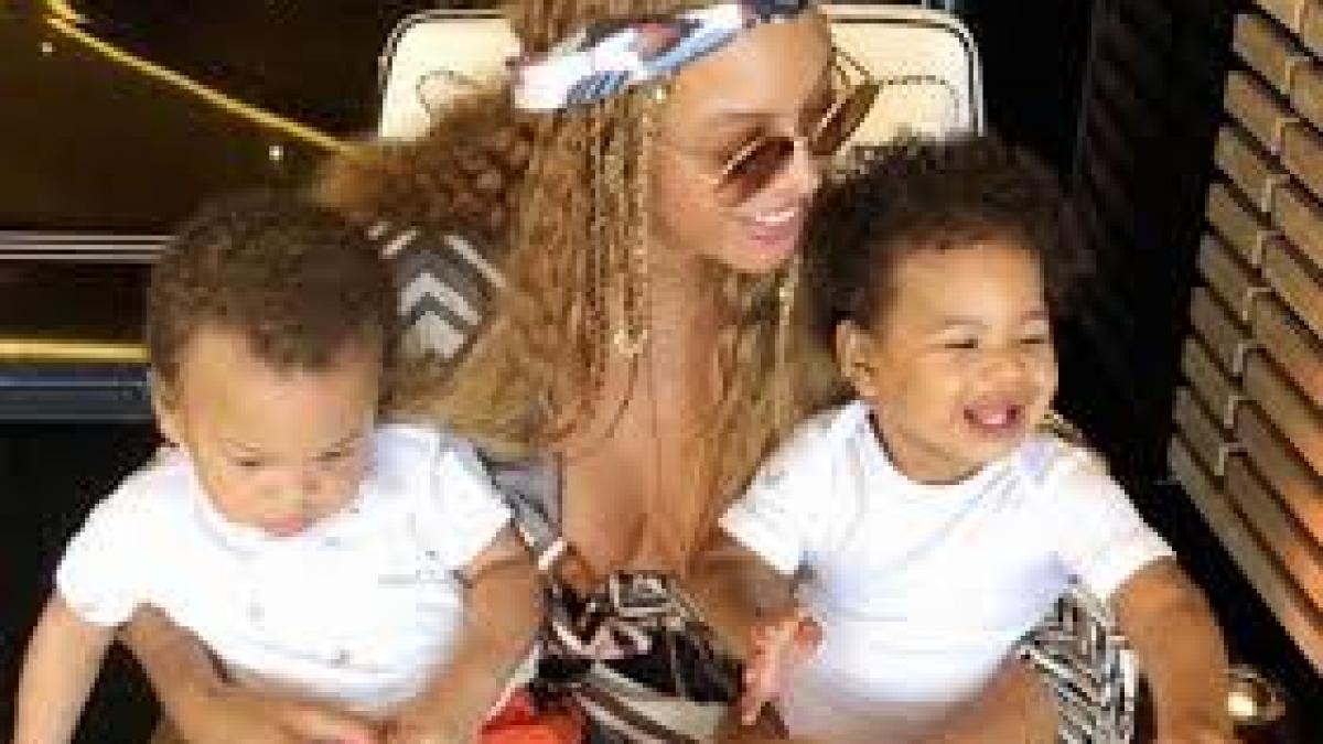 Beyoncé a postat imagini rare cu gemenii săi, Rumi şi Sir