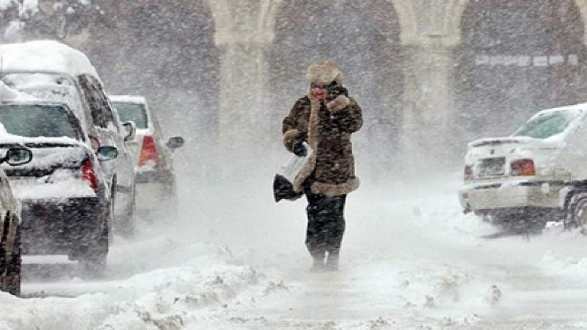 Avertizare ANM. Cod galben de ninsori și viscol, de luni dimineața, în 21 de județe