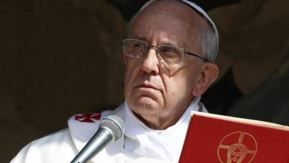 Papa critică în mesajul său de Crăciun "voracitatea consumeristă" a omenirii