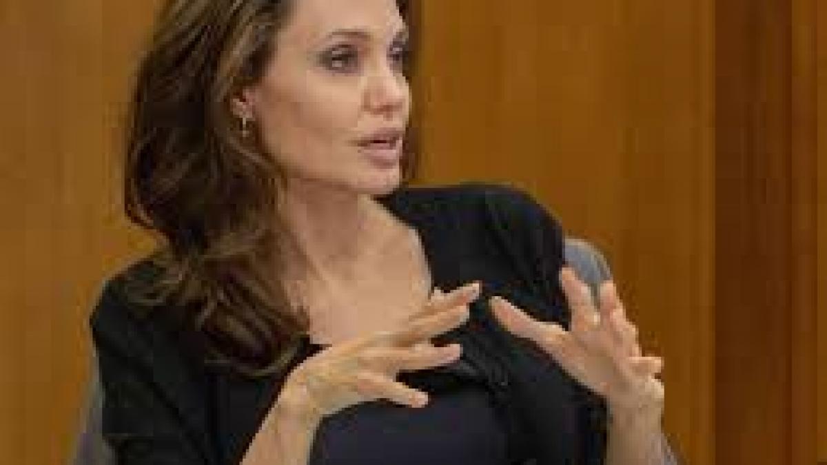 Angelina Jolie sugerează că ar putea intra în politică şi face apel la mai mult sprijin acordat refugiaţilor