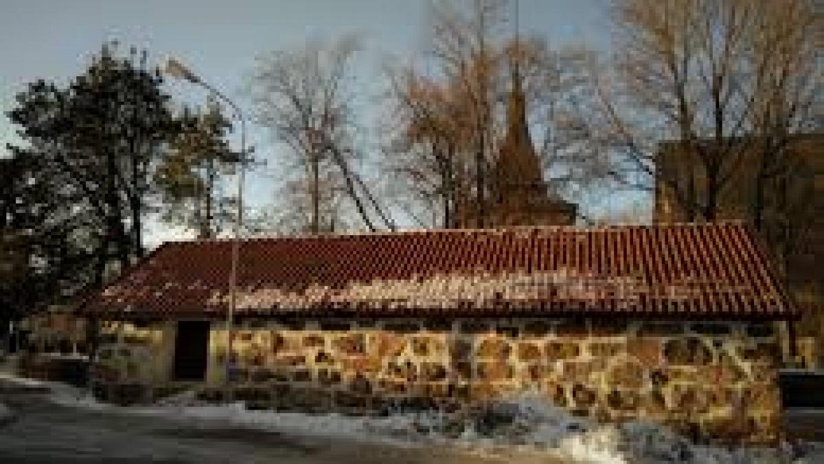 Orașul în care stingerea să dă la ora 21:00 pentru adolescenți