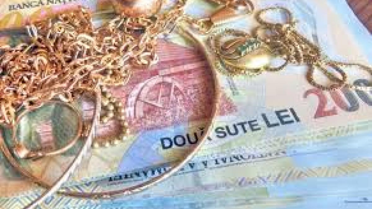Revoltător! Un arădean este cercetat după ce ar furat bijuteriile şi banii din casa unei femei care-l găzduise