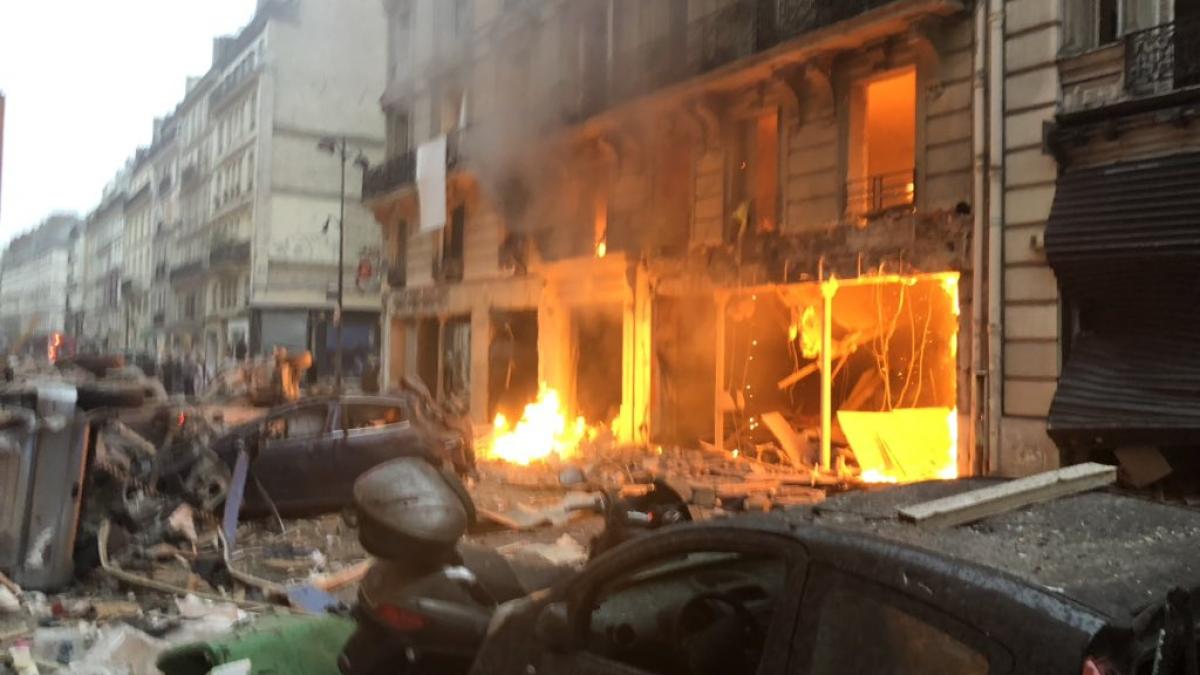 UPDATE EXPLOZIE puternică în centrul Parisului. DOI POMPIERI ȘI O TURISTĂ AU MURIT. Zeci de răniți