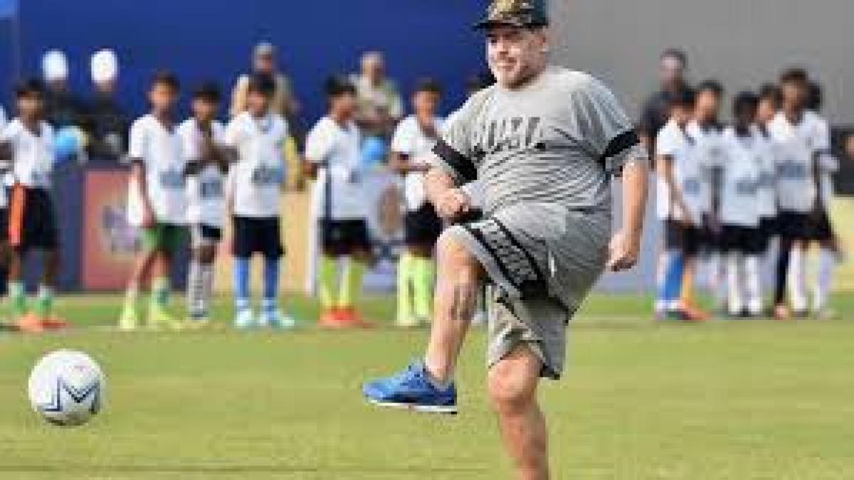 Diego Maradona a fost operat cu succes la Buenos Aires