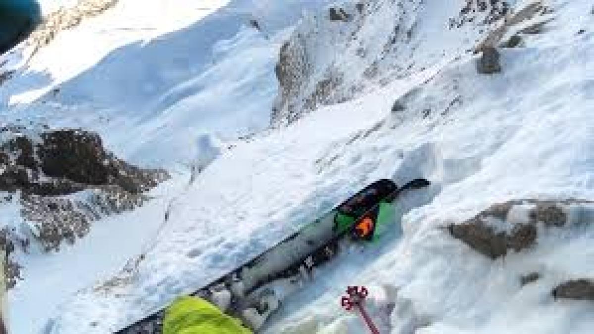 Salvamontiştii avertizează: Risc crescut de avalanşă în masivul Ceahlău