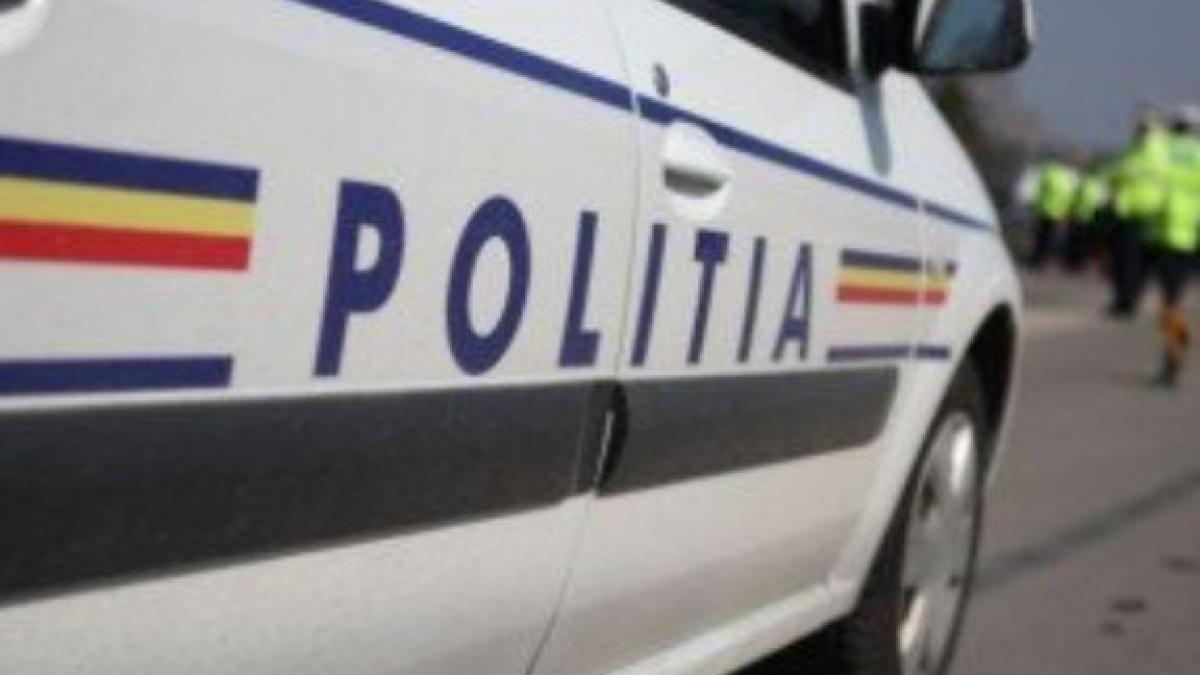Șoferiță reținută de polițiști la câteva ore după ce a lovit doi minori pe trecerea de pietoni şi a fugit de la locul accidentului