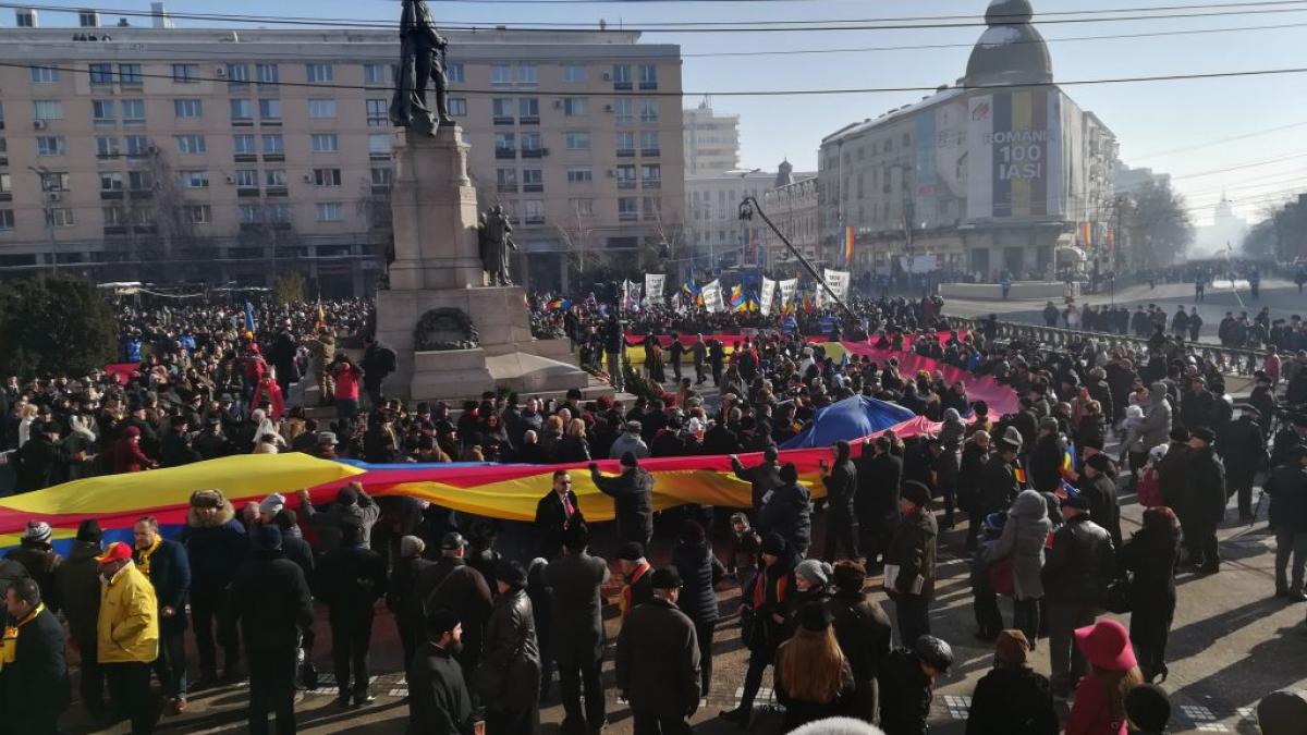Câteva mii de persoane participă la manifestările dedicate Unirii Principatelor Române, la Iaşi
