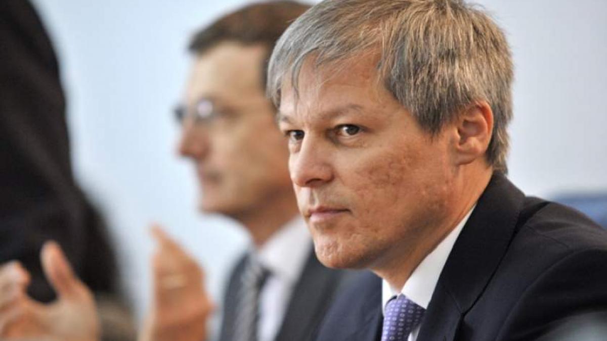 Dacian Cioloş, PĂRĂSIT de un om important din partid 
