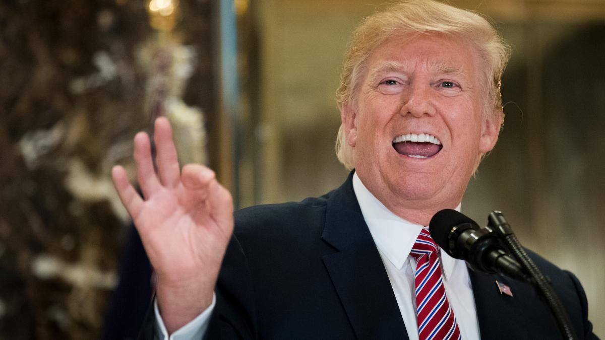 Trump: Fostul CEO al Starbucks "nu are curajul" să candideze la prezidenţiale