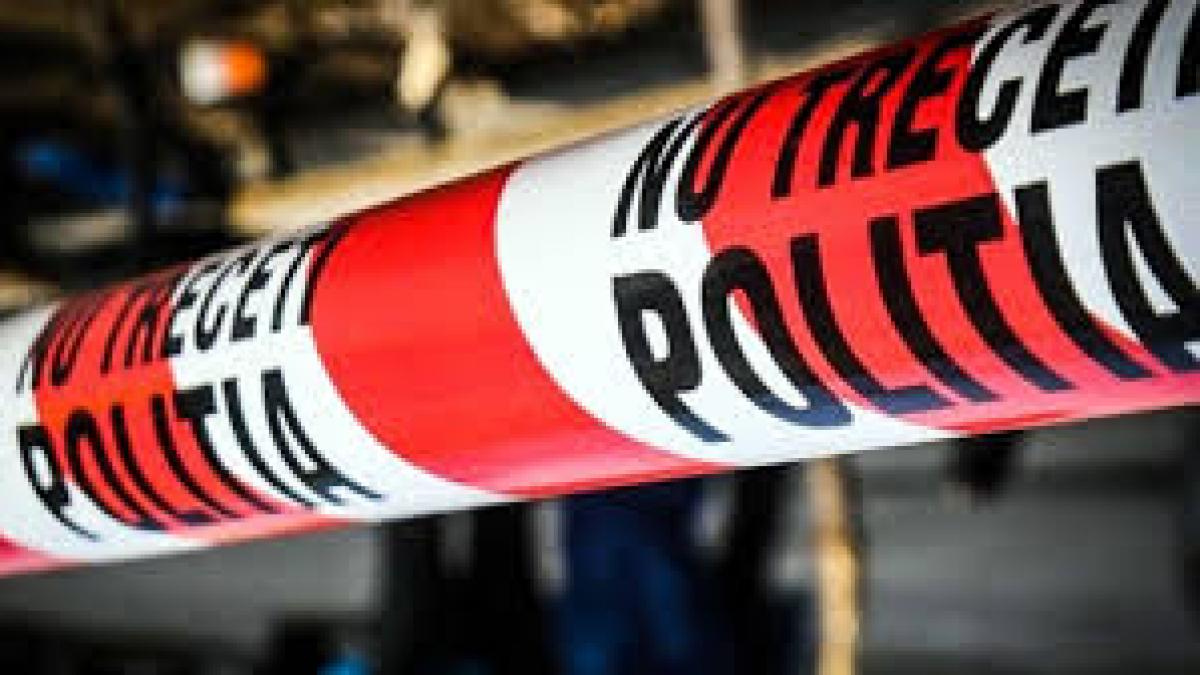 Descoperire incredibilă în Petroșani! Un bebeluș mort a fost găsit lângă tomberoanele unui bloc 