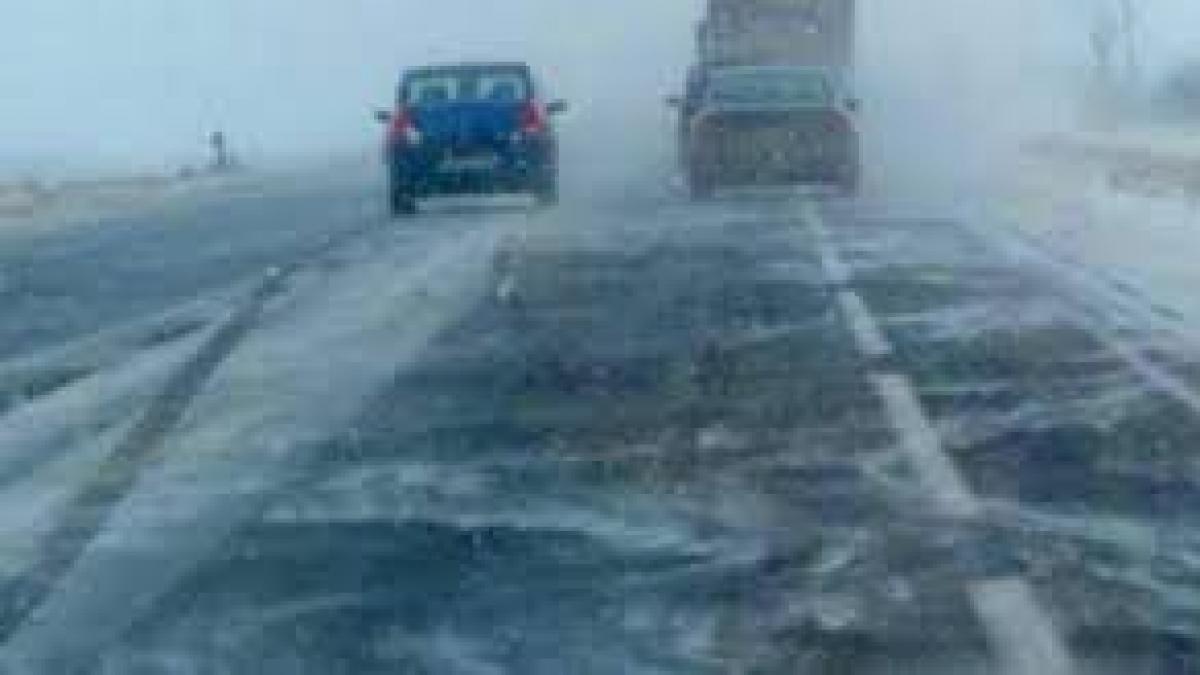 Atenţie şoferi! Cod galben de ceaţă în judeţe din zona Olteniei, în următoarele două ore