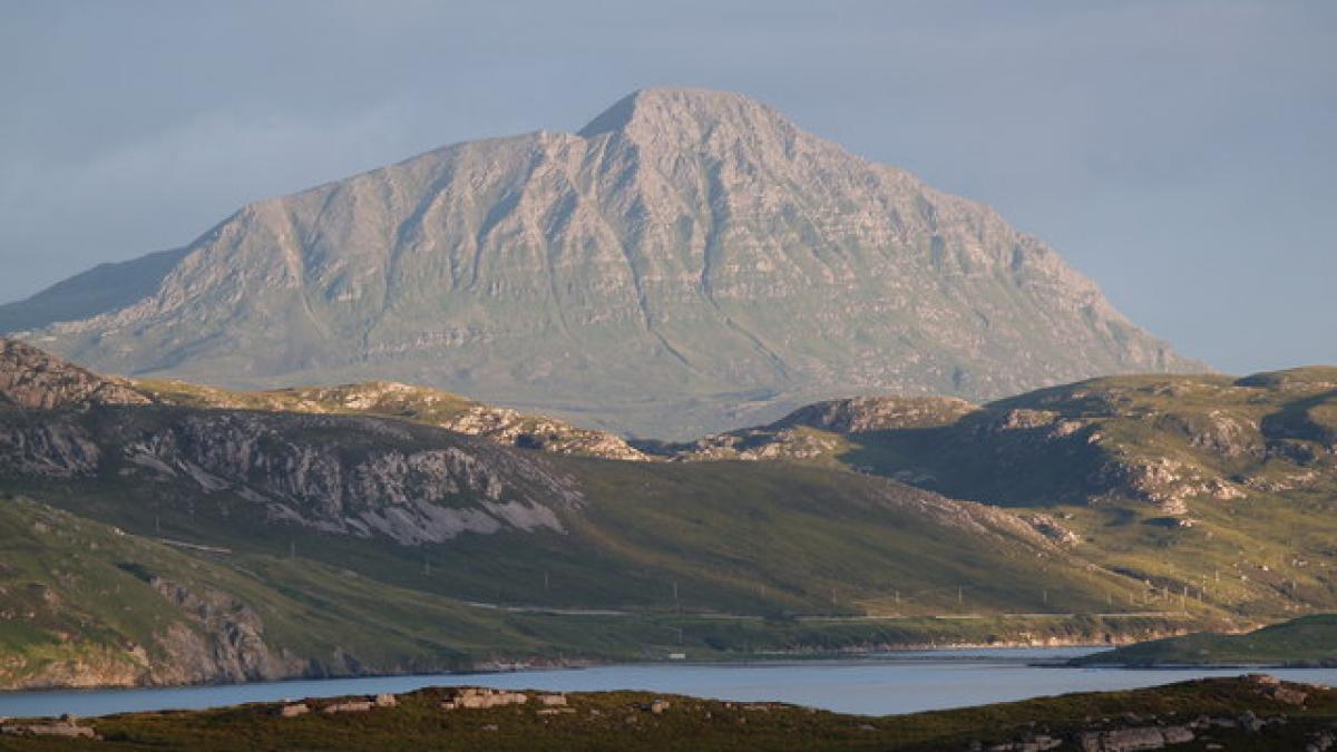 Doi alpiniști cu experiență au murit pe Ben Hope, în Scoția