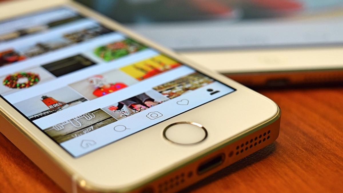 Instagram interzice imaginile explicite ce conțin automutilare