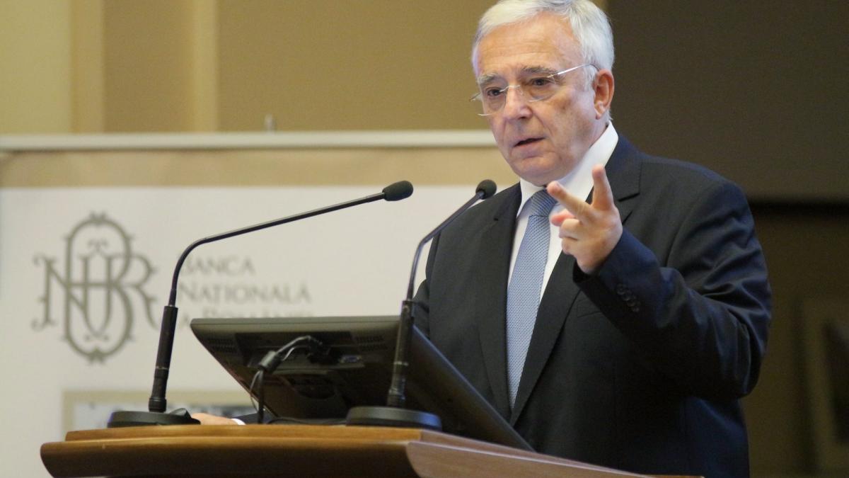 Isărescu ridică prognoza de inflaţie