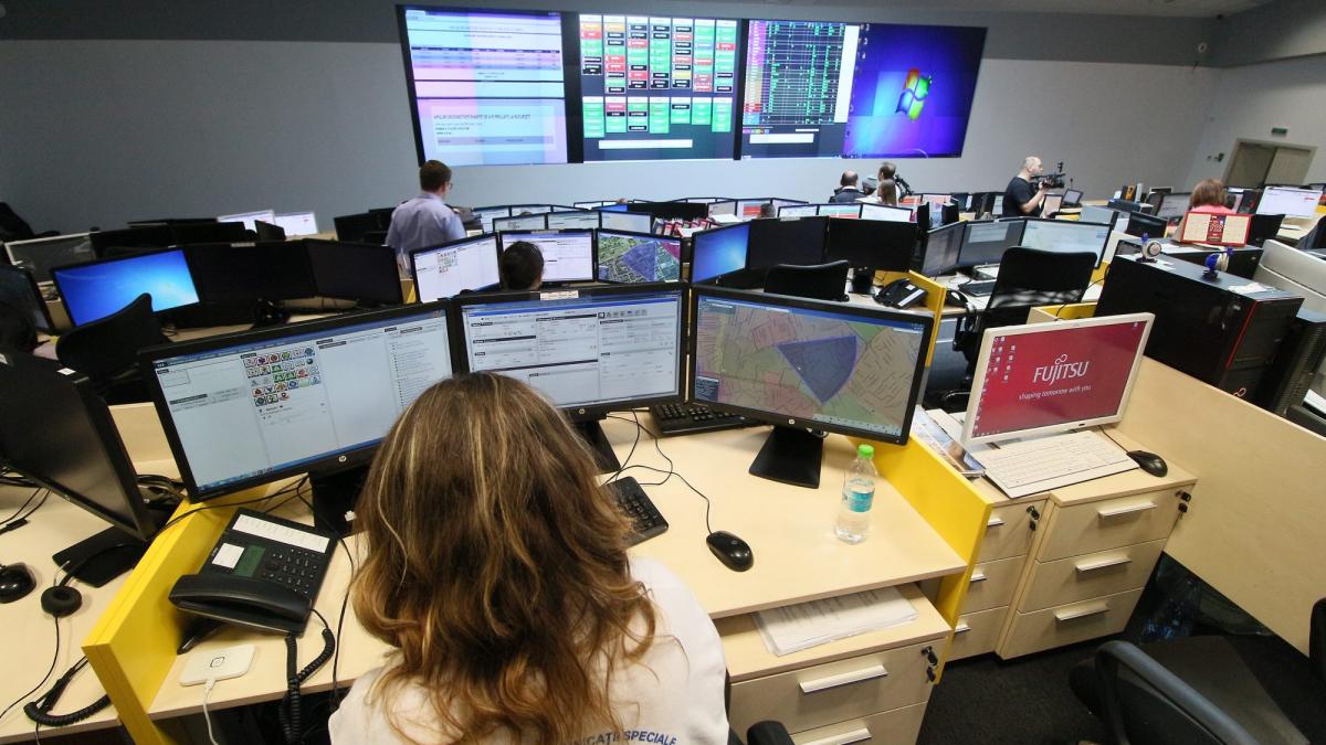 Obsedat de 112. Un bucureştean a sunat de 21.000 de ori, în 10 luni