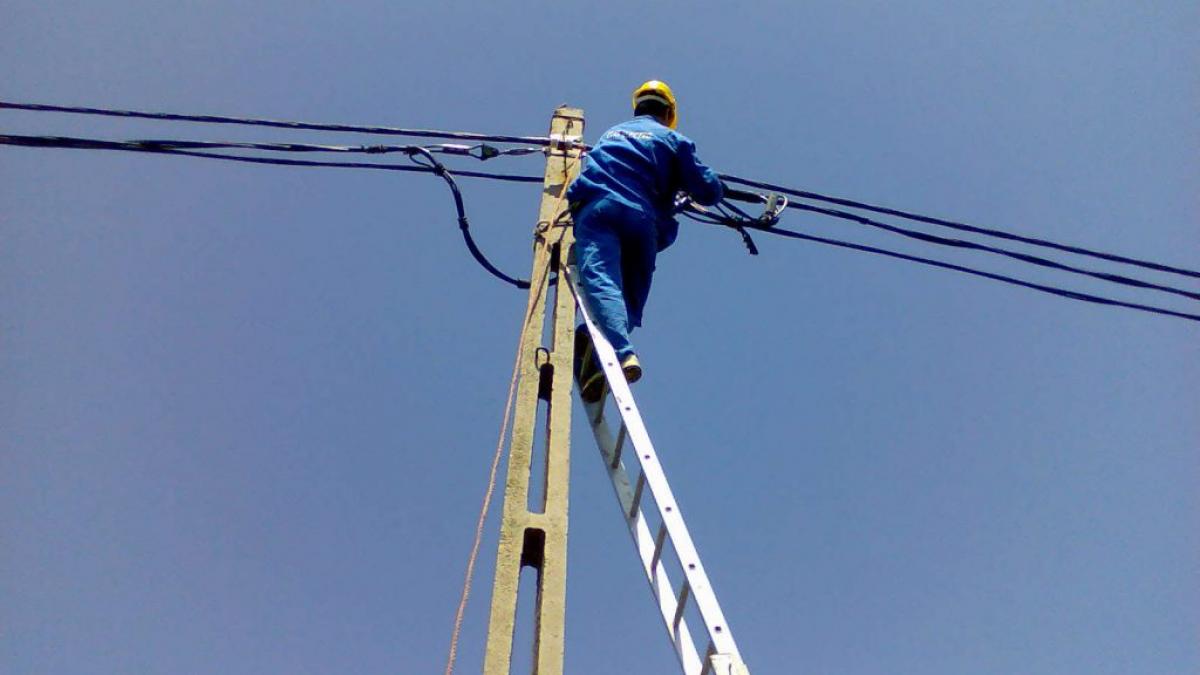 Electrica taie 35% din investițiile în rețeaua de distribuție