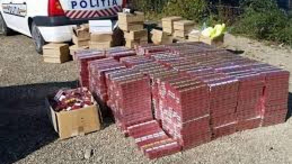 Mii de pachete de ţigări, descoperite într-un autocar care efectua curse între Republica Moldova şi Italia