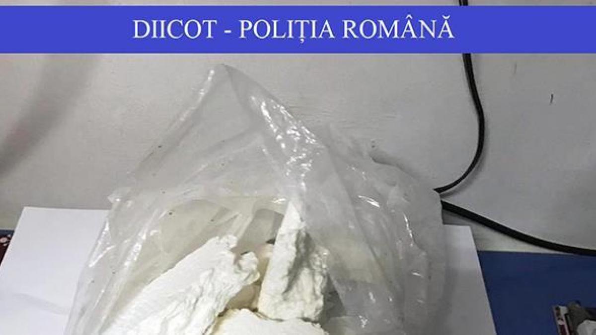 Peste 10 kilograme de cocaină și ecstasy, confiscate de polițiștii antidrog