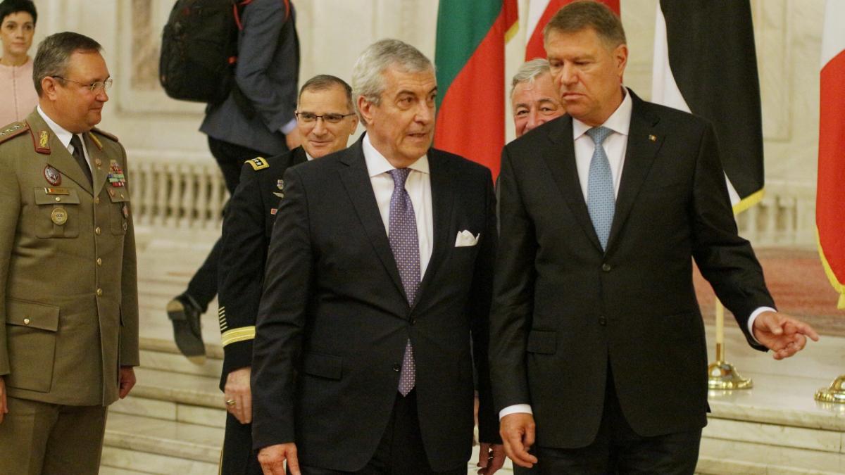 Iohannis, somat să-l dea afară pe Augustin Lazăr. Preşedintele tace