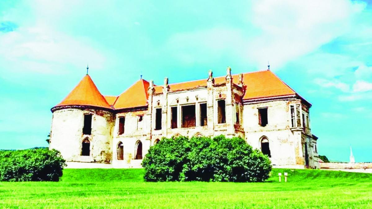 Târguri gastronomice şi dansuri, în vechile castele ale Transilvaniei