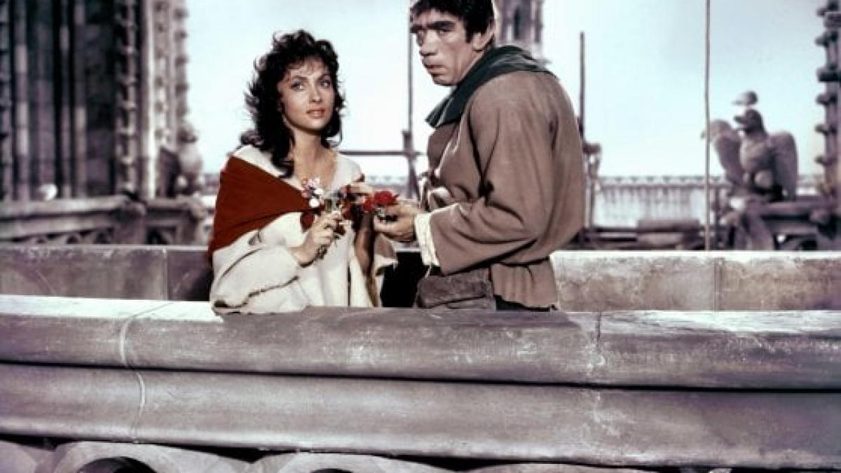“Notre-Dame de Paris” de la paginile lui Victor Hugo la rolul de protagonistă de film şi musical
