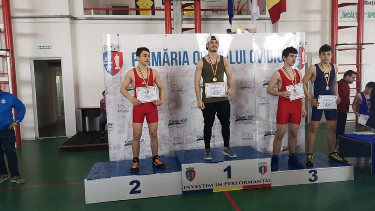 Orfanii campioni, răsplătiţi de stat: 28 de lei, pe lună