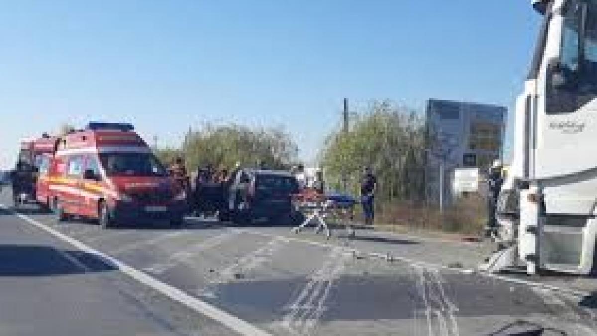 Trafic blocat pe tronsonul autostrada A1, Timişoara-Lugoj, în urma unui accident între două autotrenuri