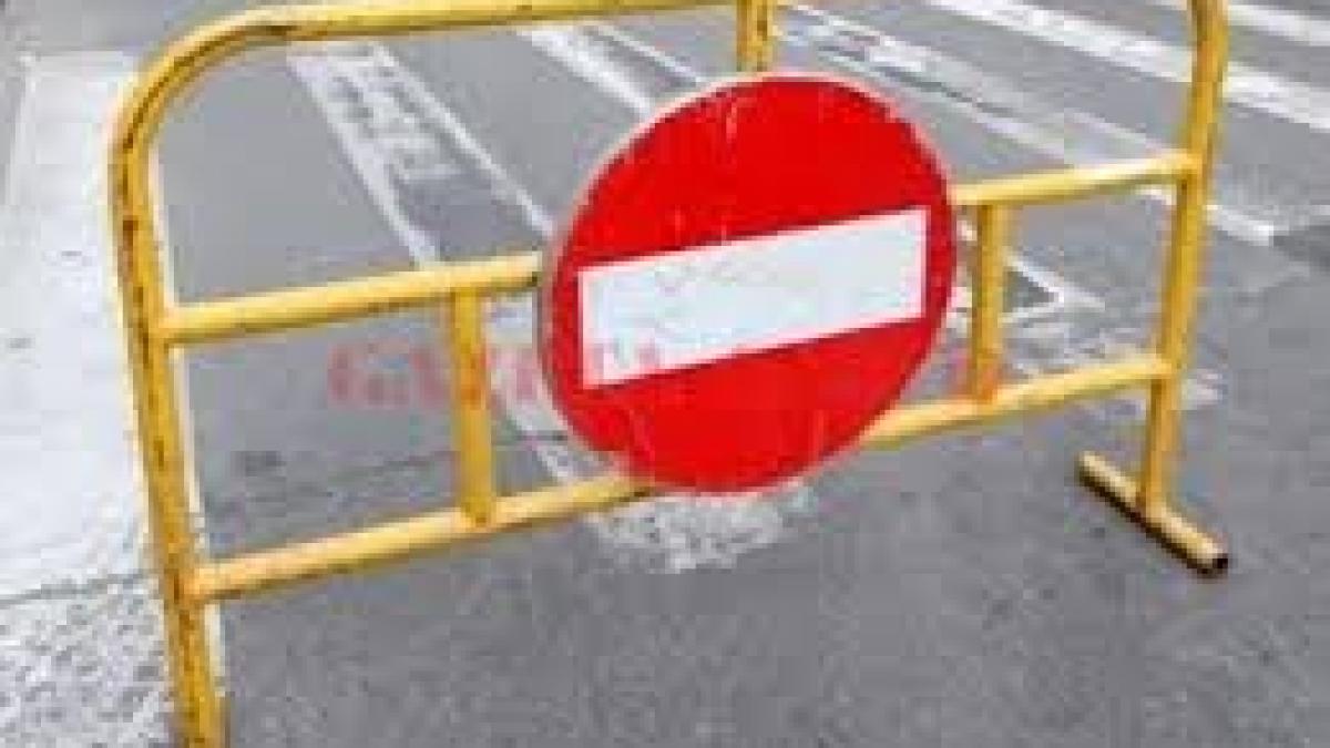 Atenţie şoferi! Trafic restricţionat pe A 3 din cauza unei alunecări de teren