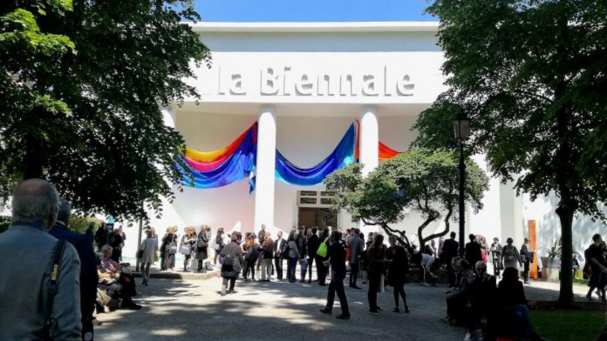 Bienala de la Veneţia, un dialog cu lumea artei contemporane
