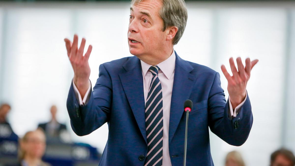 „Taifunul” Farage îi spulberă pe conservatori
