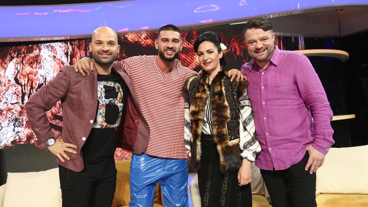 Fantoma de la Operă, Gollum, Duhul lămpii, Doica din Romeo și Julieta, un Minion  și un Extraterestru urcă pe Scena misterelor