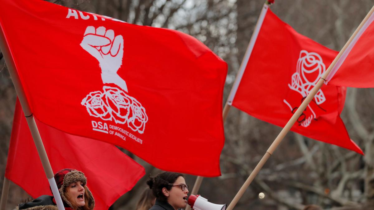 Tot mai mulți americani cred în socialism