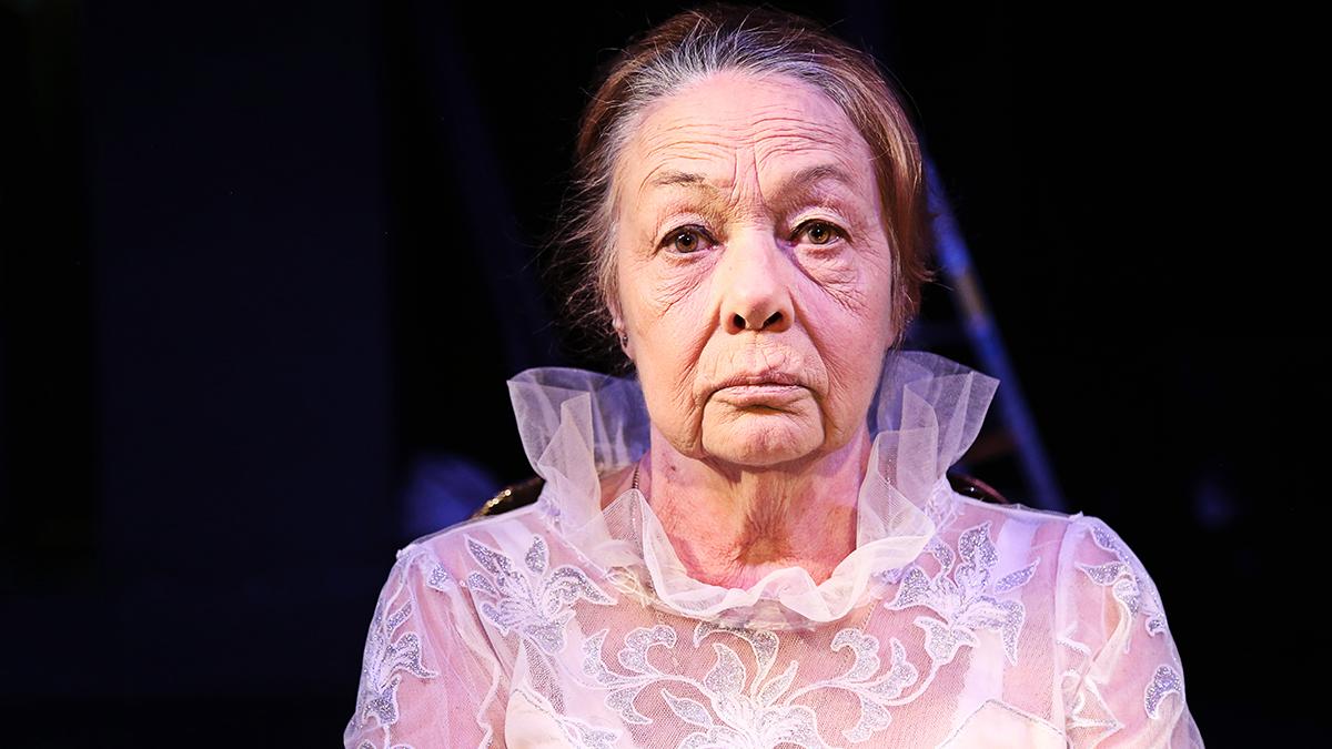 Vedeta de lângă tine - ANDA CAROPOL