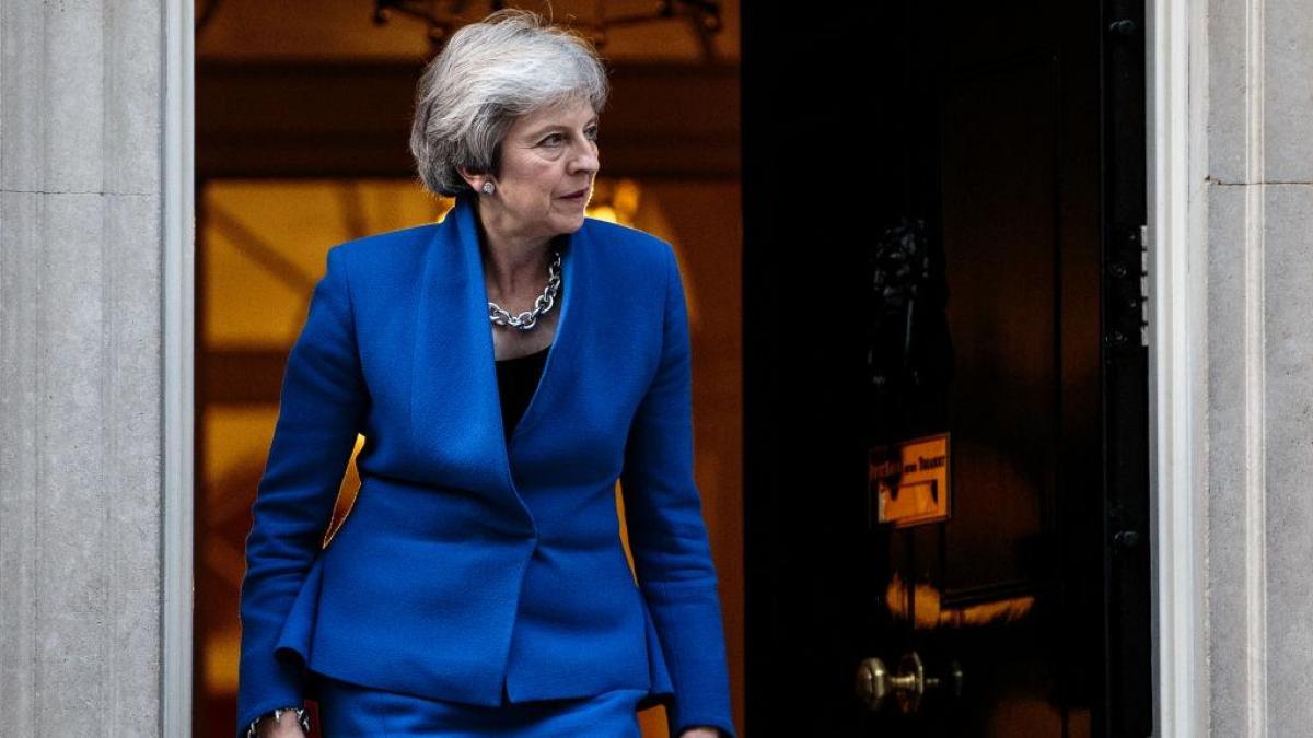 Theresa May și-a anunțat demisia din funcția de premier