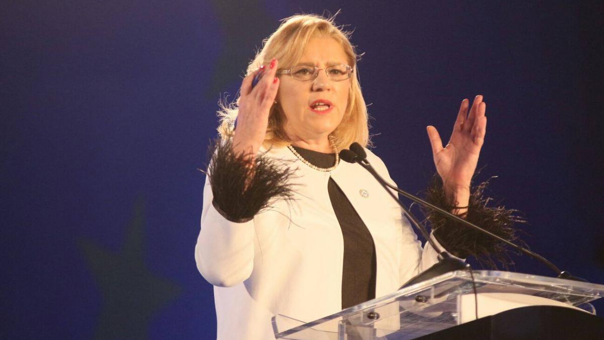 De ce a DEMISIONAT Corina Crețu din funcția de comisar european