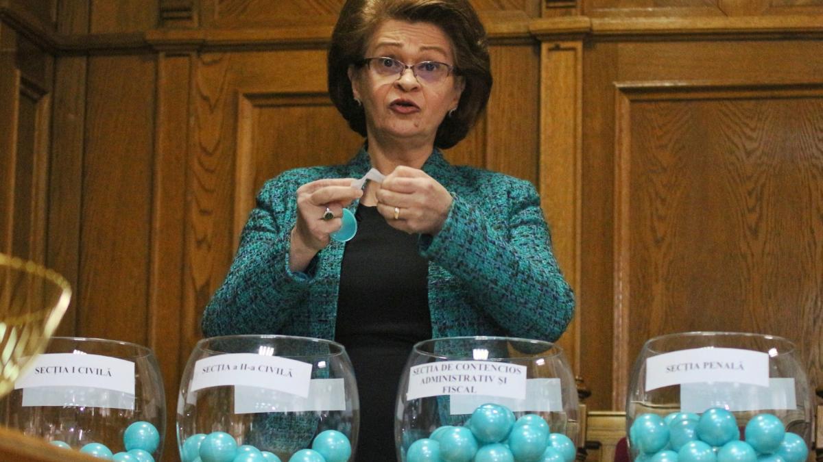 Cum intenționează ÎCCJ să întârzie rejudecarea cauzelor în care s-au pronunțat pe fond completurile ilegale