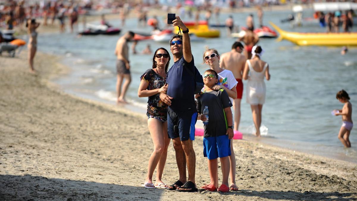 Voucherele albesc banii negri din turism