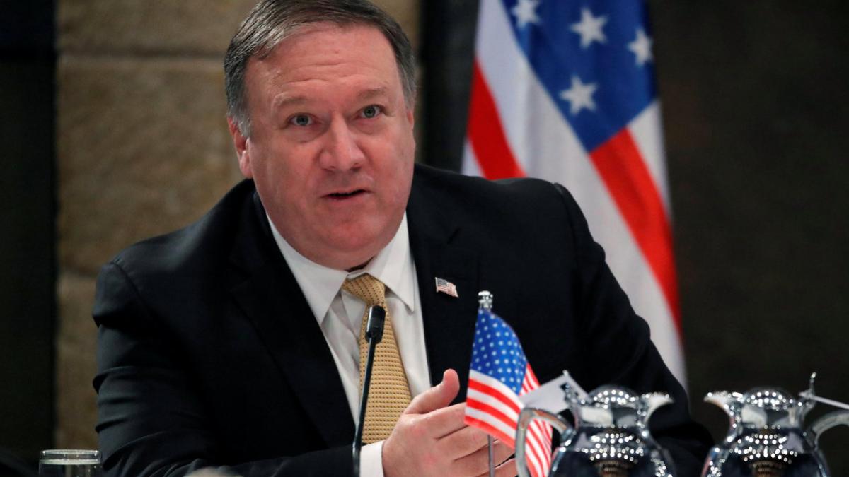 Mike Pompeo vizitează El Salvador, care doreşte să oprească emigraţia