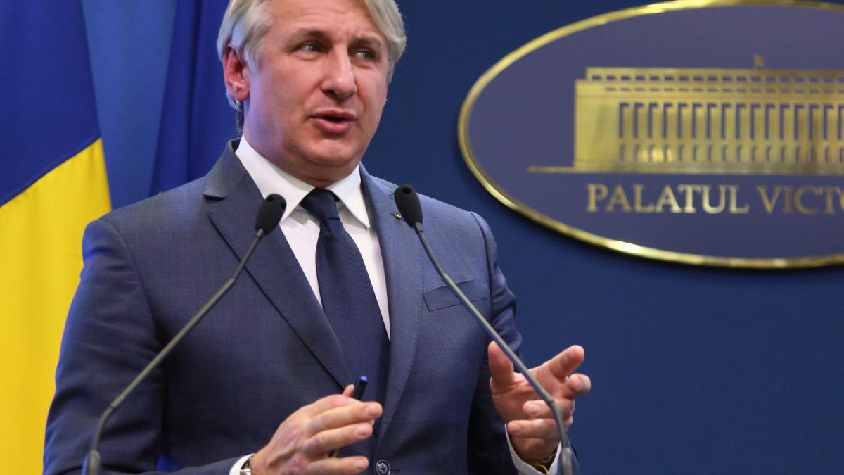 Studenții din Iași cer demisia lui Eugen Teodorovici