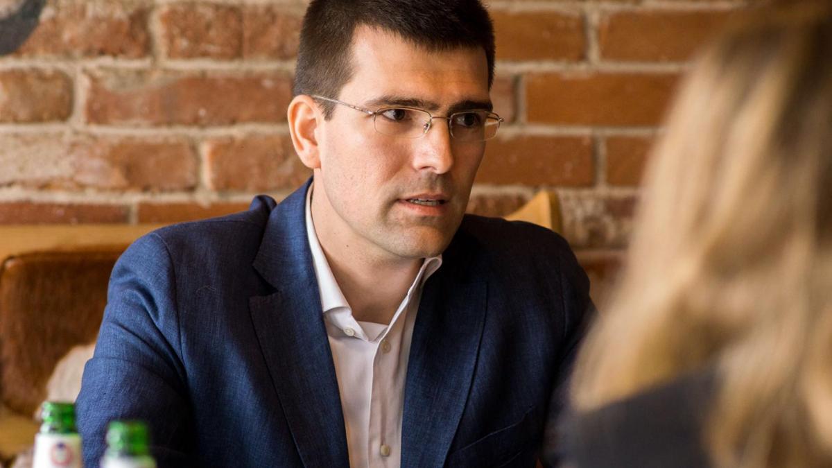 Profesorul de ospitalitate a sunat clopoţelul