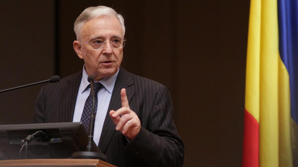 Isărescu susţine că măsurile macroprudenţiale luate în 2018 au dus la încetinirea creditării în lei