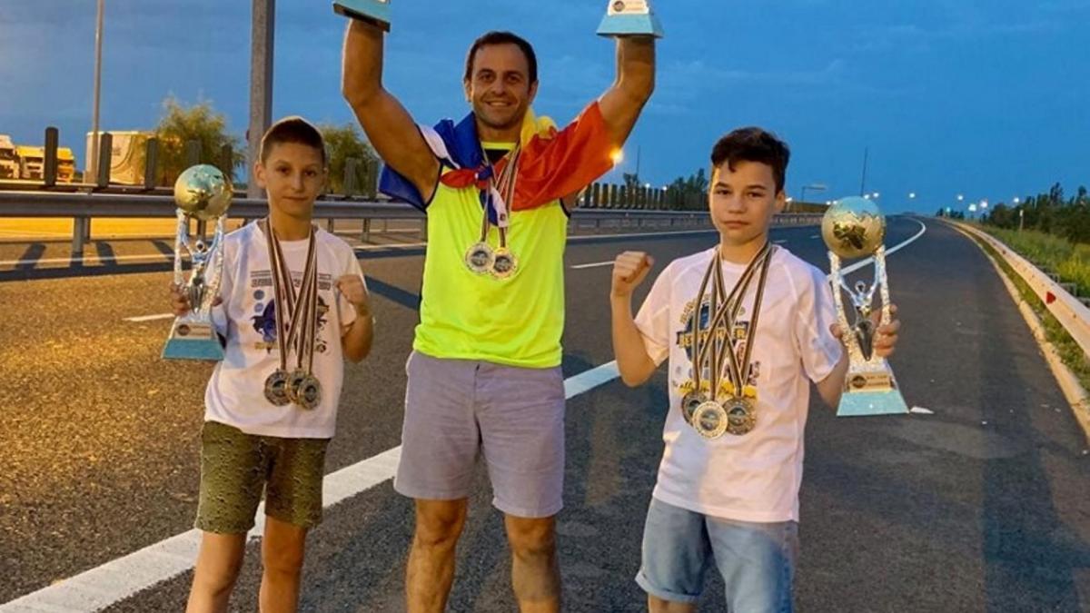 Kickboxing și călușari