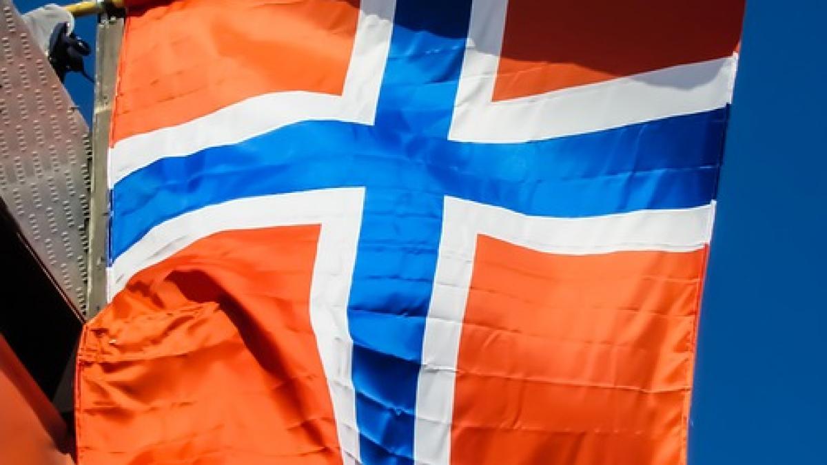 Norvegia: Suspectul în atacul comis la o moschee în apropiere de Oslo rămâne în arest preventiv patru săptămâni