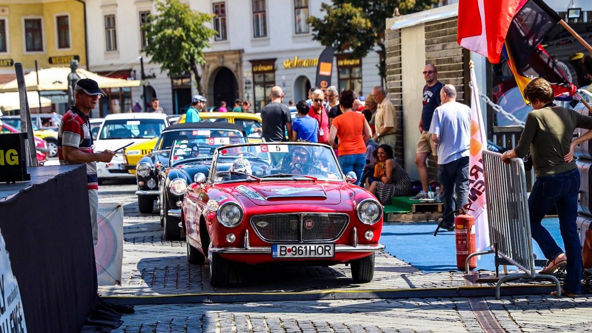 Raliul Sibiului: Mașini de epocă și moderne se vor întrece pe Transfăgărășan