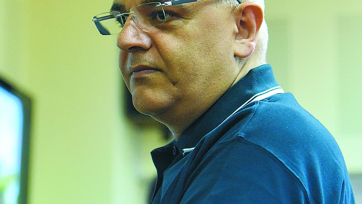 Arafat, despre ţigările electronice: „Legea va trebui să le interzică”
