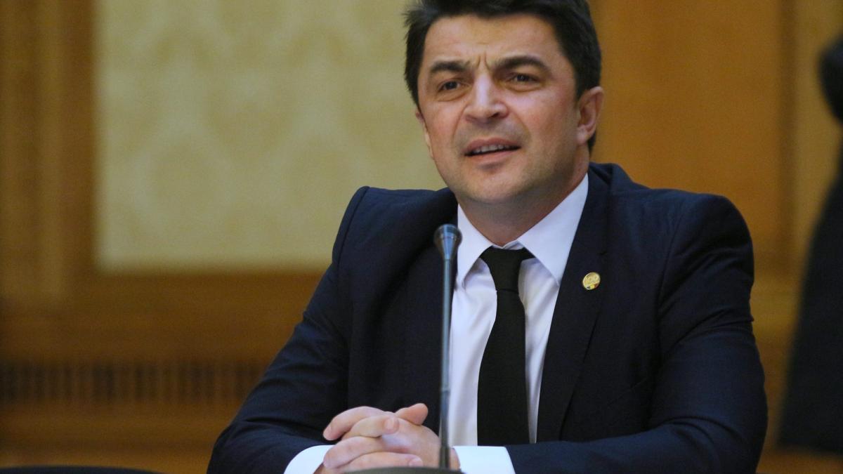 Se încinge bătălia între „ilegal” şi „obligatoriu”. Controverse pe tema slujbelor religioase în şcoli