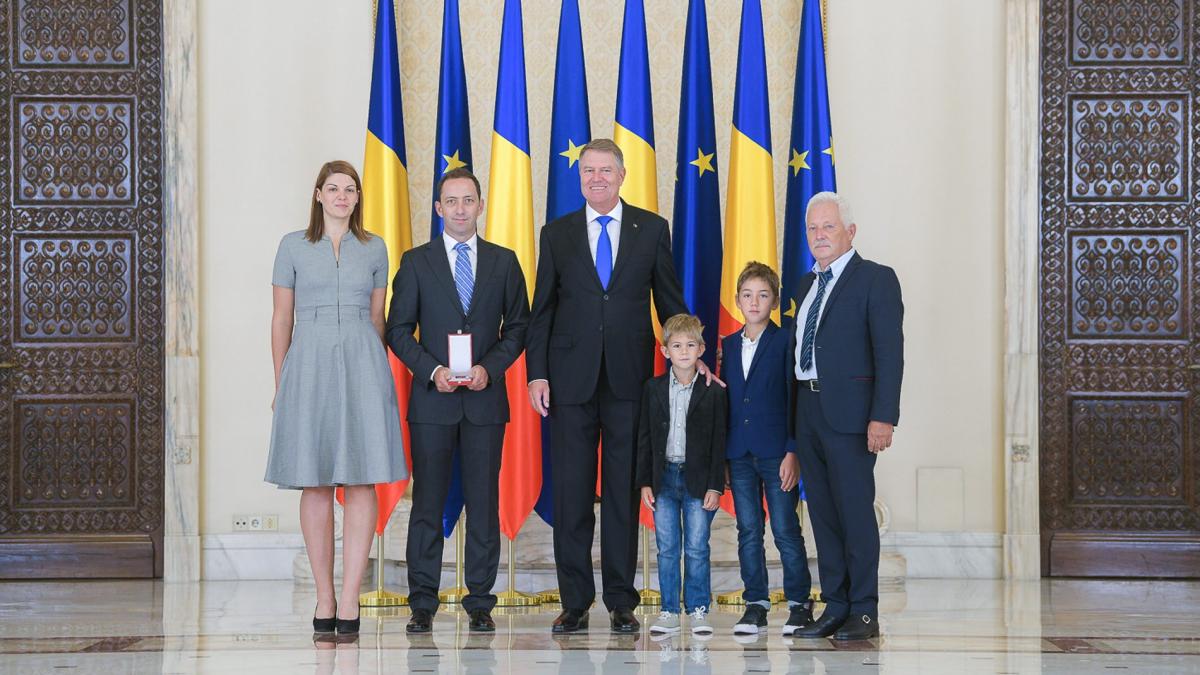 Alpinistul Horia Colibăşanu, decorat la Cotroceni