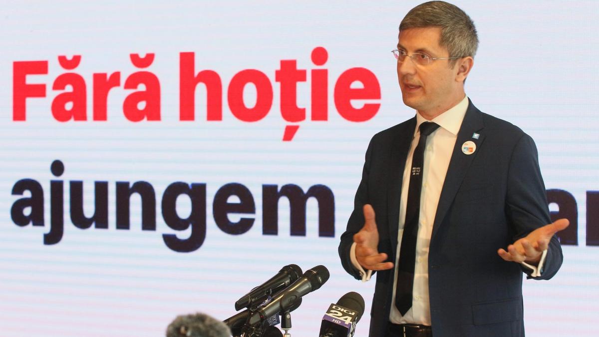 Obiectivul USR - depunerea cât mai repede a moțiunii de cenzură, susține Dan Barna